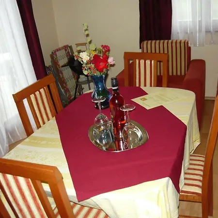 Apartment Marta Kehidakustany