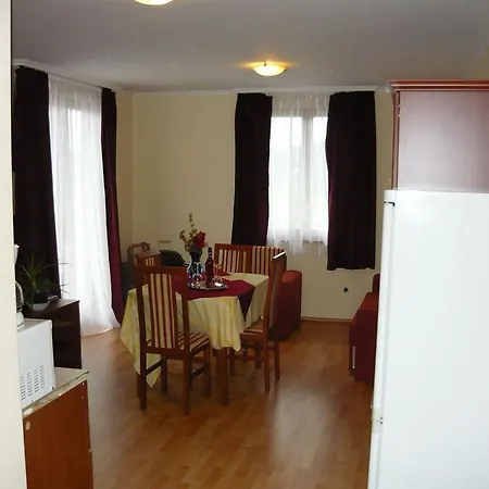 Apartment Marta Kehidakustany